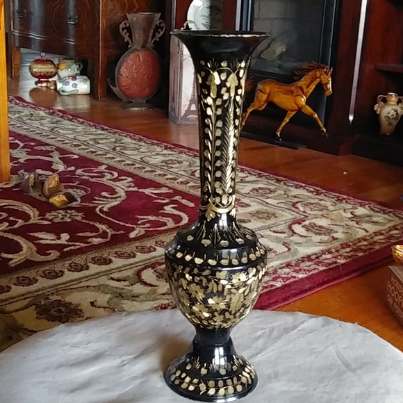 Other - Striking Gold etched lacquer metal Mid East vase